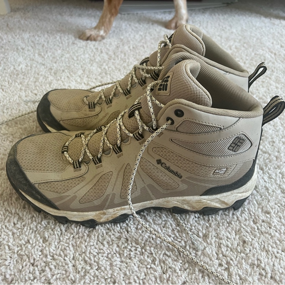 Columbia Men's Beige Trail Boots